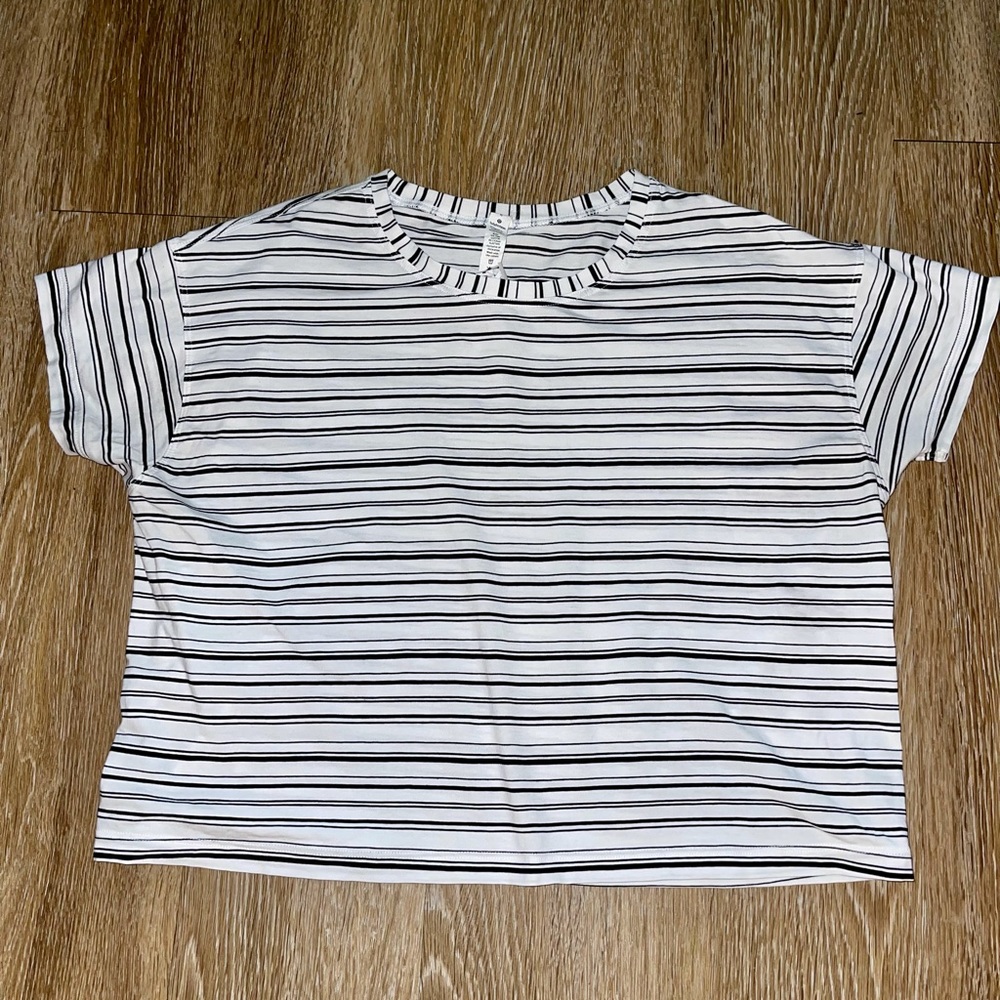 LULULEMON Cates Crop Tee